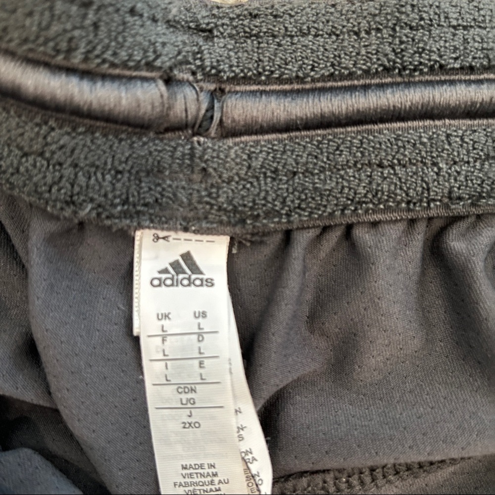 Adidas Basketball Shorts - Picture 3 of 4
